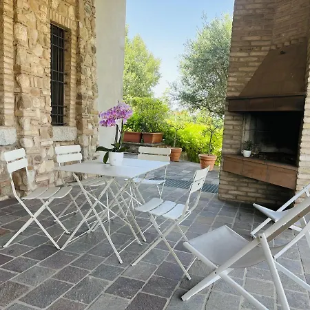 Il Borgo Fra I Laghi مونزامبانو