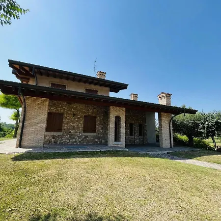 Il Borgo Fra I Laghi Monzambano